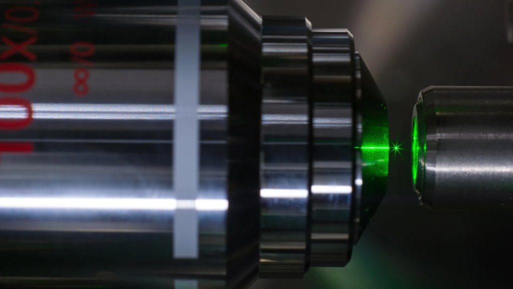 This new “phonon laser” could measure gravity more precisely than ever before | ScienceDaily