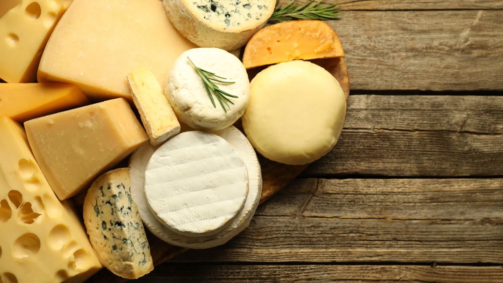 Bird flu hiding in cheese? The surprising new discovery | ScienceDaily