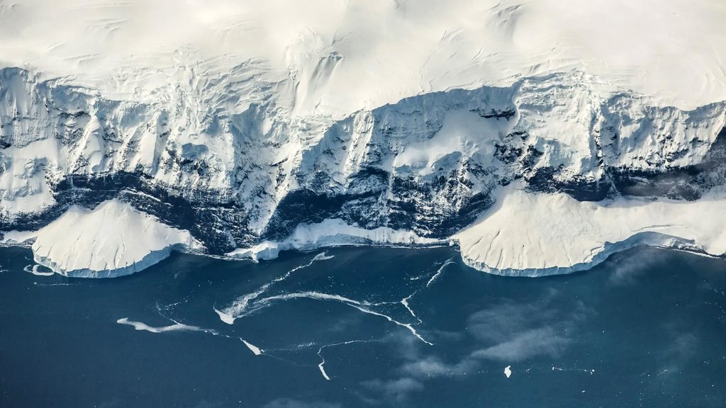 Forces deep inside Earth helped Antarctica freeze before the Arctic | ScienceDaily