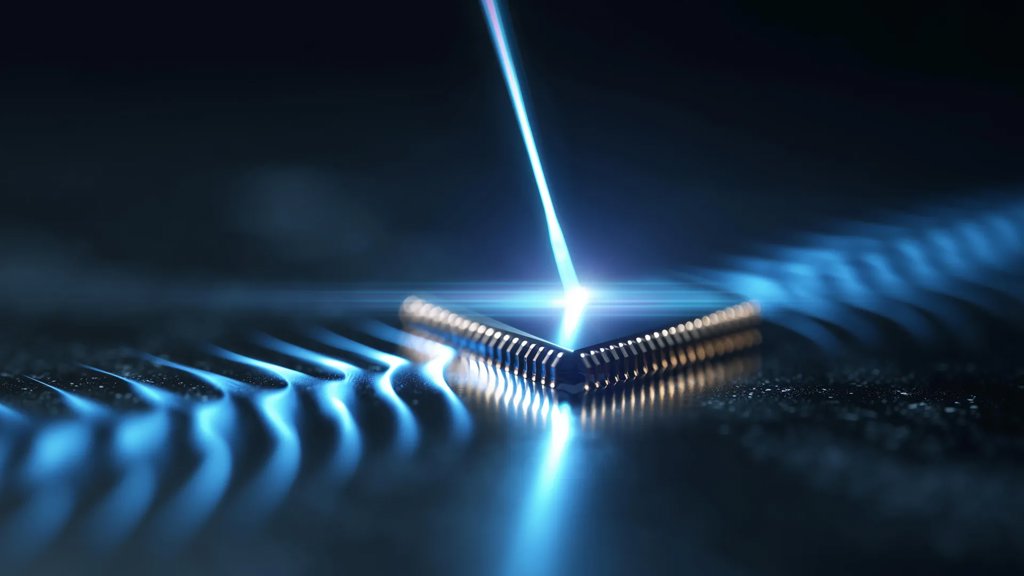 Engineers just created a “phonon laser” that could shrink your next smartphone | ScienceDaily