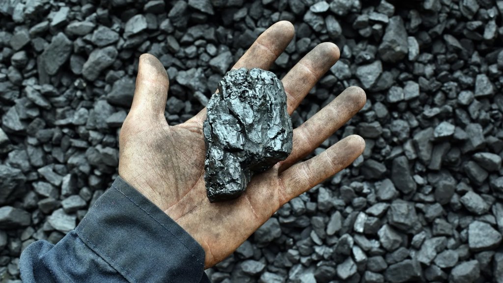 This town found clean energy deep inside old coal mines | ScienceDaily