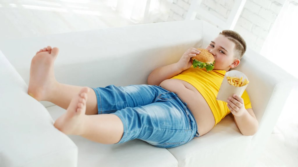 Parents’ stress may be quietly driving childhood obesity, Yale study finds | ScienceDaily