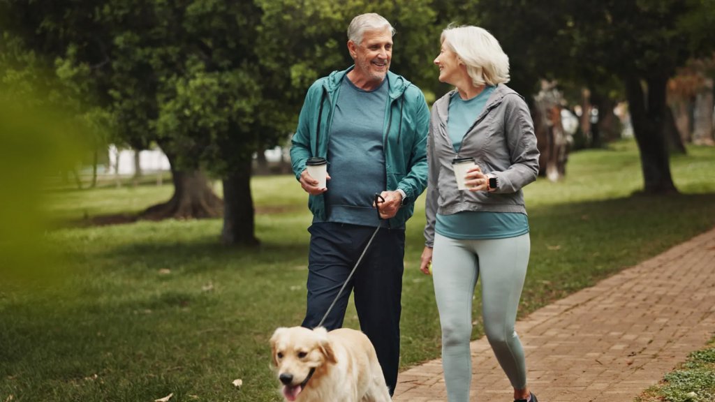 Tea may strengthen bones in older women while heavy coffee weakens them | ScienceDaily