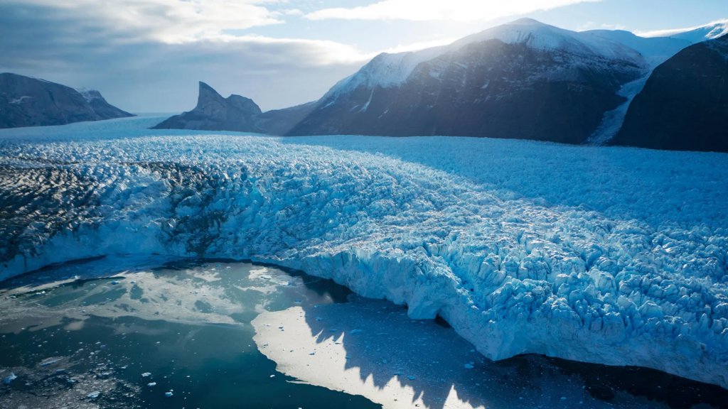 Hidden heat beneath Greenland could change sea level forecasts | ScienceDaily