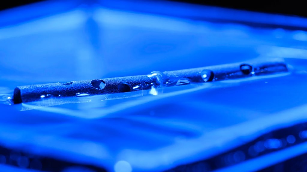 A breakthrough that could make ships nearly unsinkable | ScienceDaily