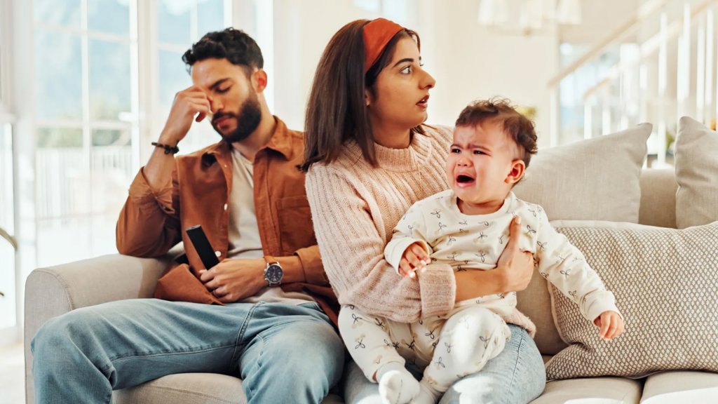 Fathers face rising depression risk a year after baby arrives | ScienceDaily