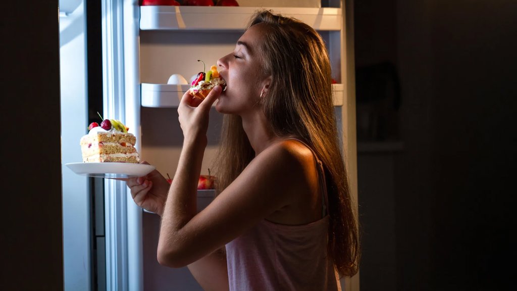A surprising brain discovery could help explain why we overeat fatty foods | ScienceDaily