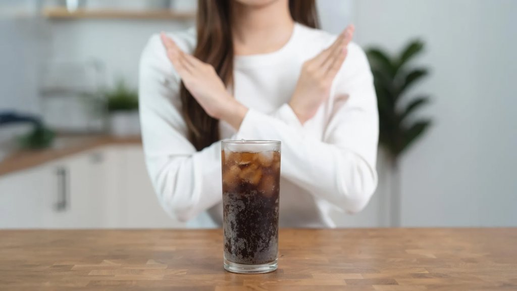Scientists found a surprising problem with sugar-free diets | ScienceDaily