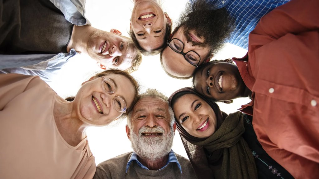 Strong friendships may literally slow aging at the cellular level | ScienceDaily