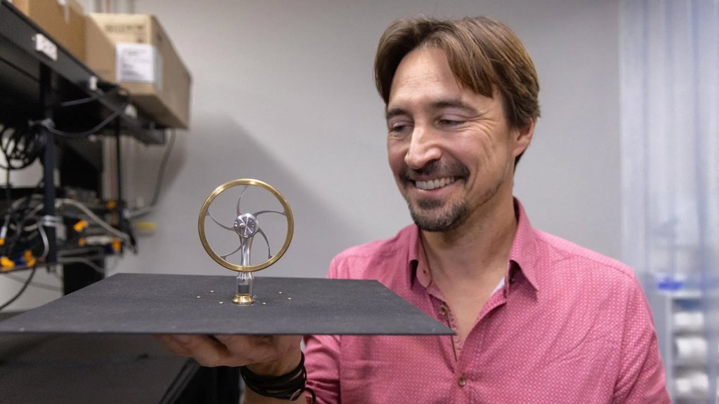 New engine uses the freezing cold of space to generate power at night | ScienceDaily