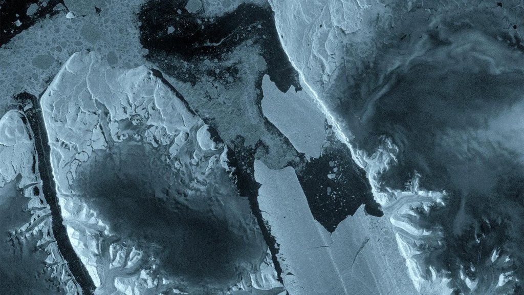 A Manhattan-sized ice island just broke free from Greenland | ScienceDaily