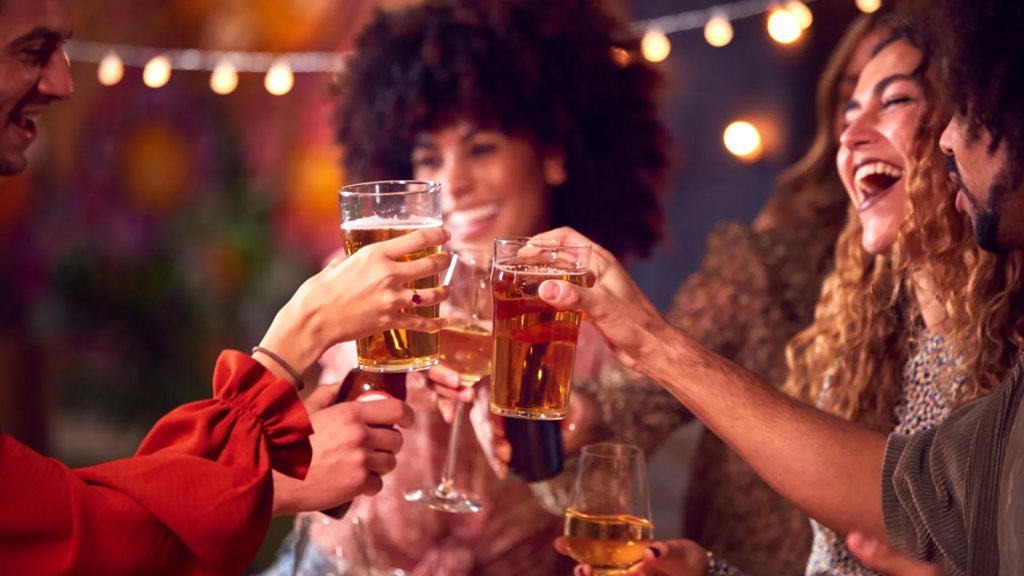 Wine, beer, or spirits? Massive study finds a surprising health divide | ScienceDaily