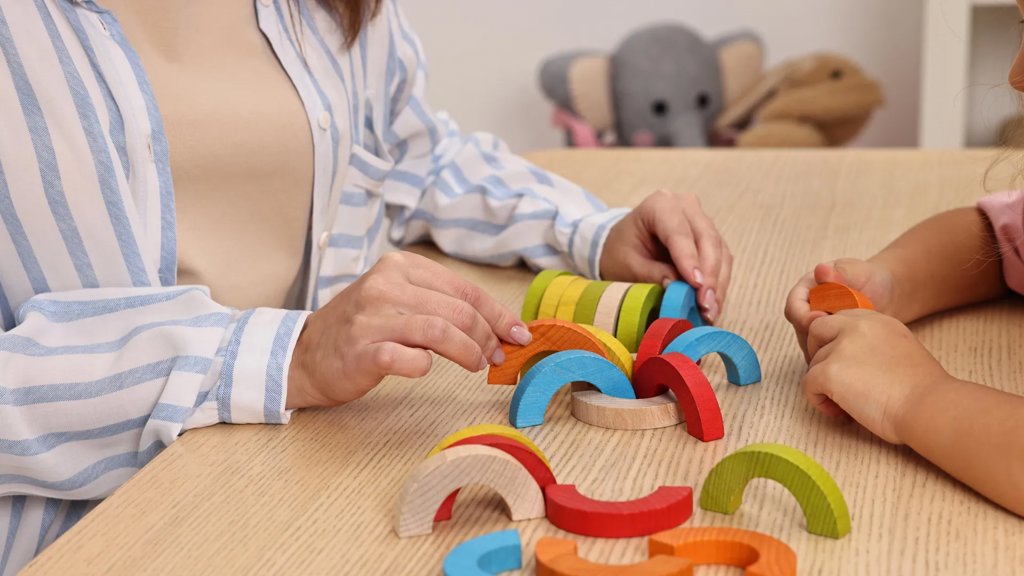 A massive scientific review put alternative autism therapies to the test | ScienceDaily