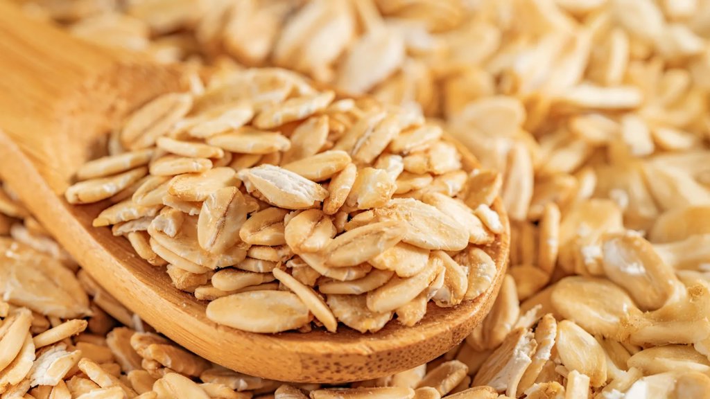 Just two days of oatmeal cut bad cholesterol by 10% | ScienceDaily