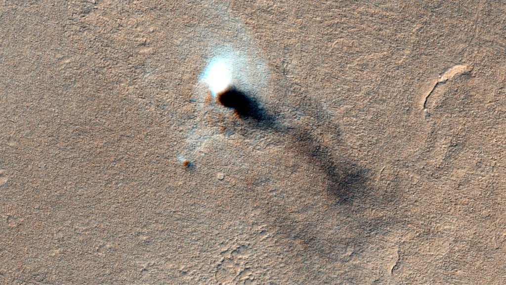 Scientists stunned by wild Martian dust devils racing at hurricane speeds | ScienceDaily