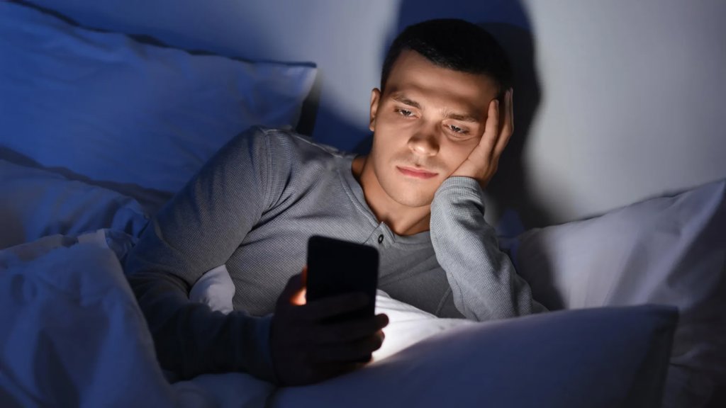 Late bedtimes are linked to higher heart disease risk | ScienceDaily