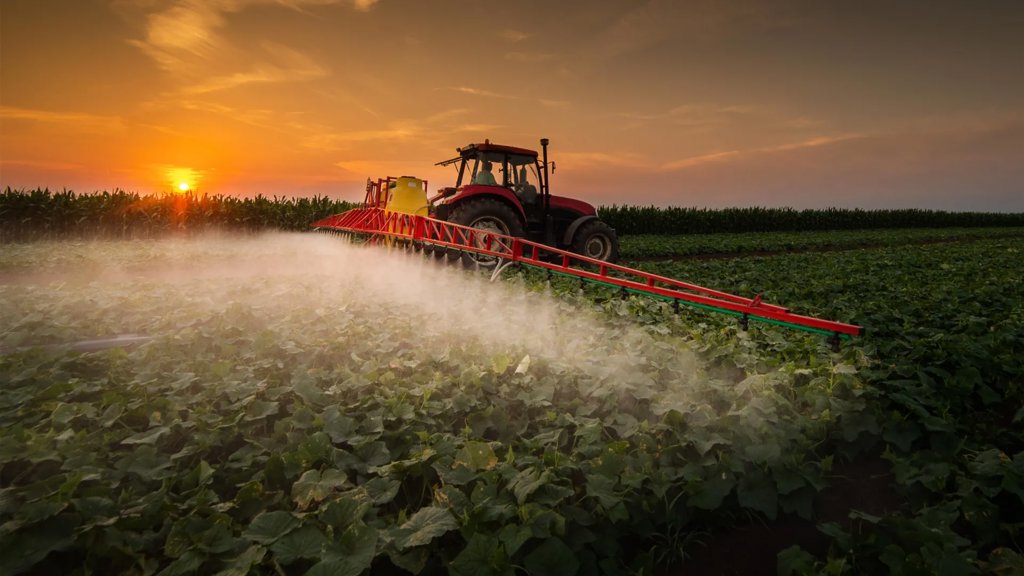 Pesticide exposure linked to 150% higher cancer risk in major study | ScienceDaily