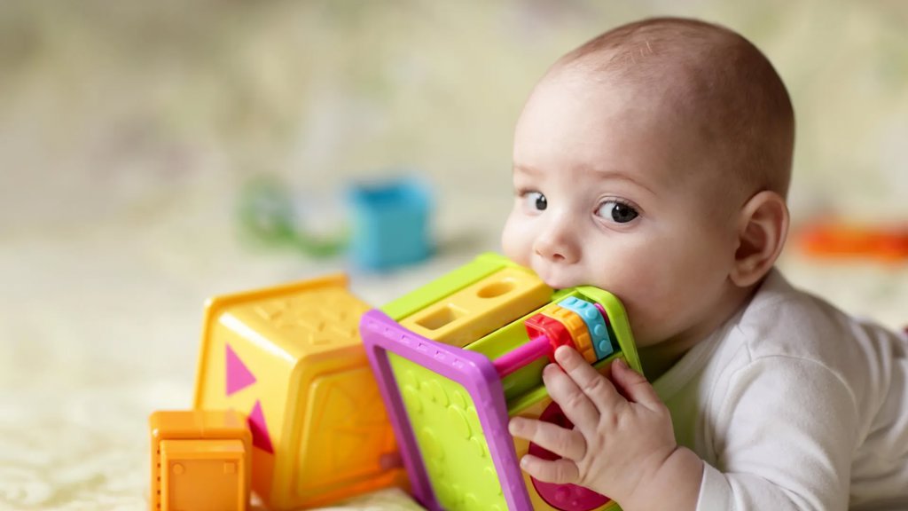 Scientists find toxic metals hidden in popular plastic toys | ScienceDaily