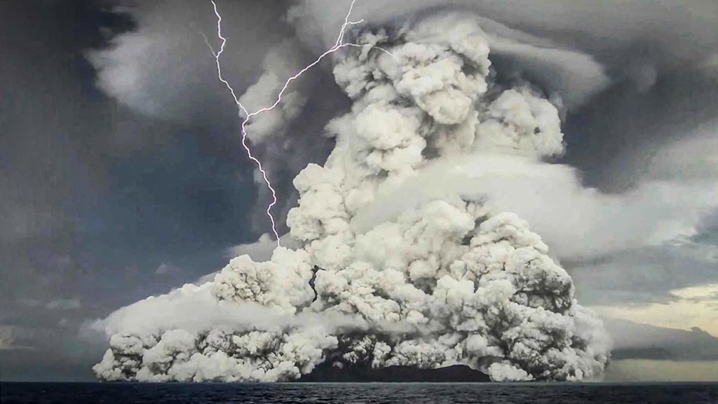 Scientists stunned as volcano cloud starts destroying methane | ScienceDaily