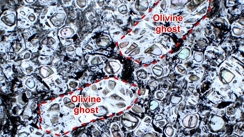 3.3 billion-year-old crystals reveal a shockingly active early Earth | ScienceDaily