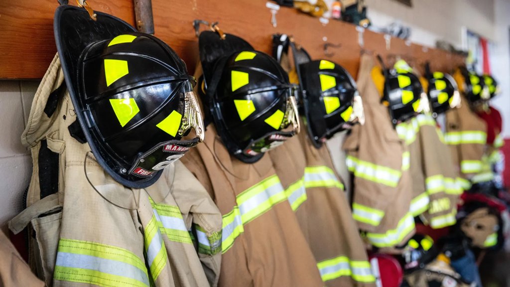 The gear meant to protect firefighters may carry hidden dangers | ScienceDaily