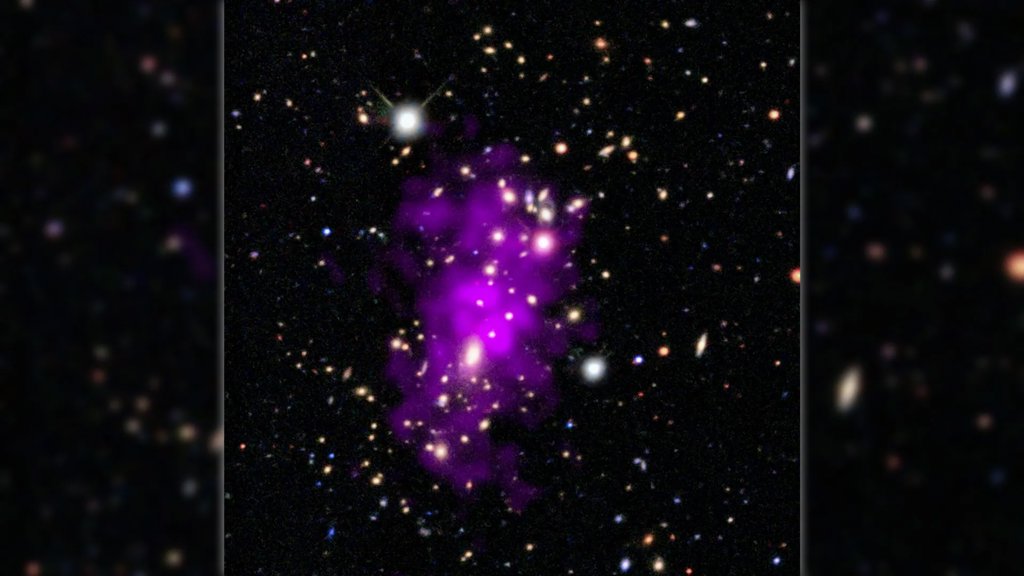 Astronomers ring in the new year with a stunning galaxy collision | ScienceDaily