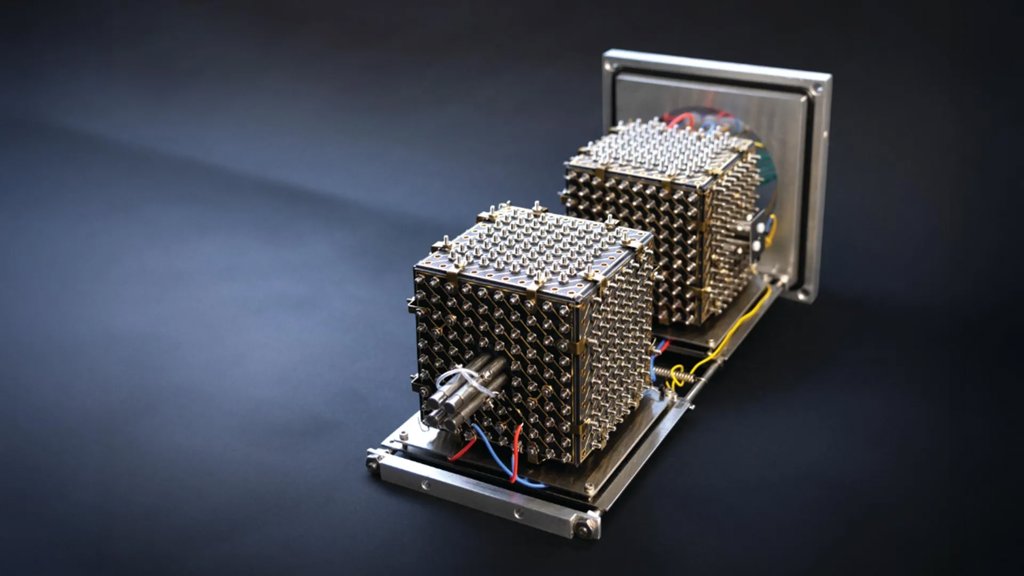 Most mass spectrometers handle a few molecules. This new prototype handles billions | ScienceDaily