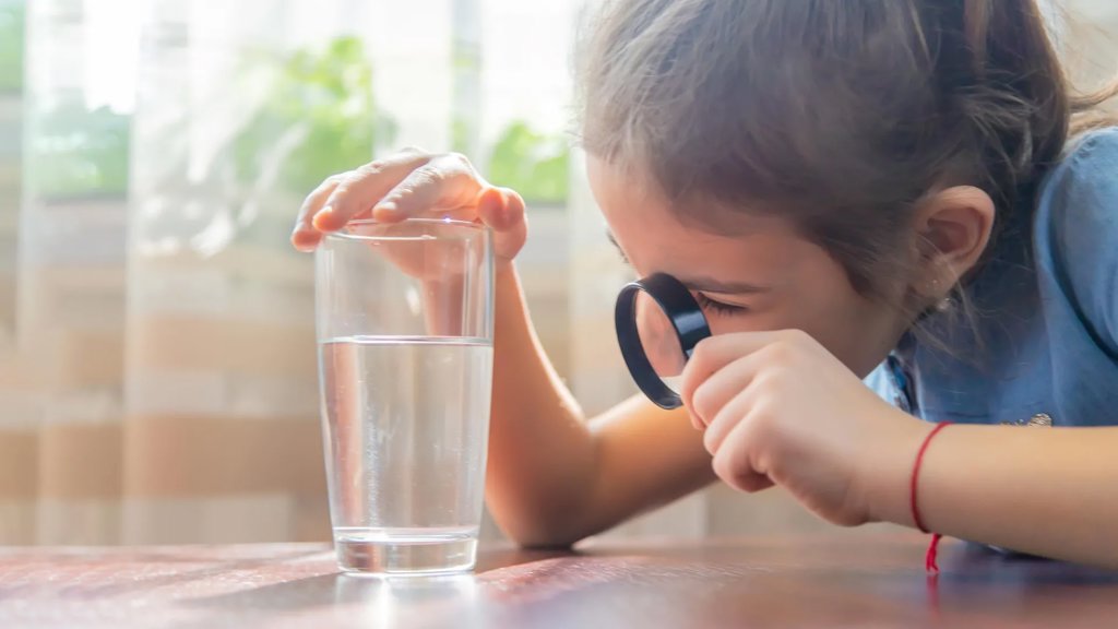 Tiny plastics in drinking water may be making dangerous bacteria stronger | ScienceDaily