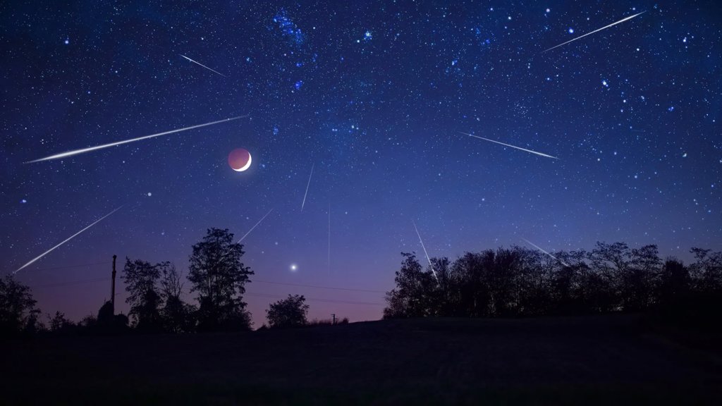 October&rsquo;s sky comes alive with a supermoon and shooting stars | ScienceDaily