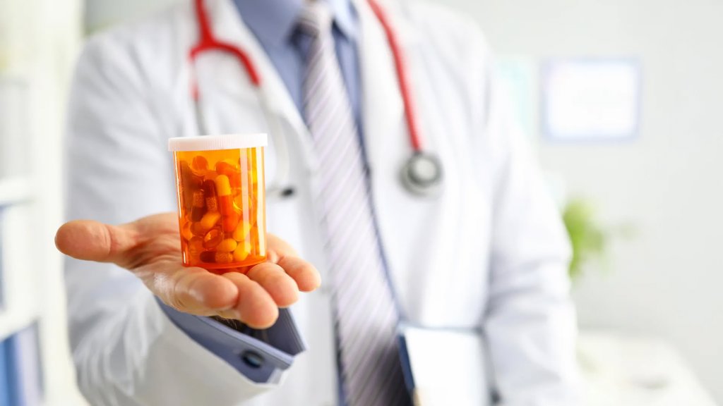 This powerful drug combo cuts prostate cancer deaths by 40% | ScienceDaily