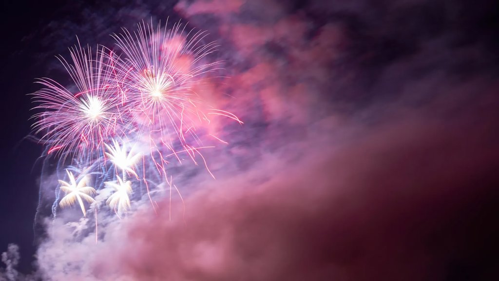 New research reveals the hidden pollution left behind by fireworks | ScienceDaily