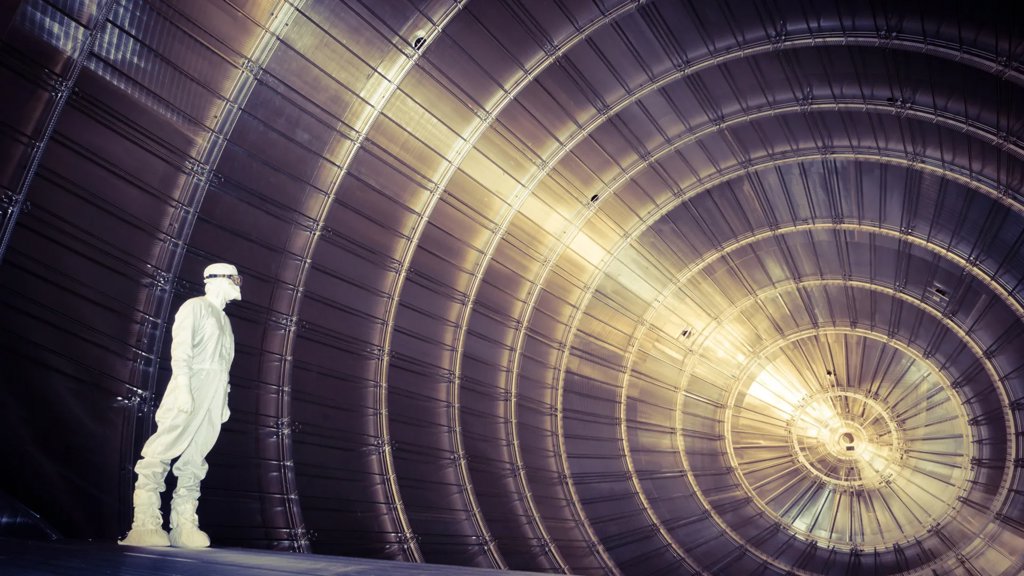 Physicists close in on the elusive sterile neutrino | ScienceDaily