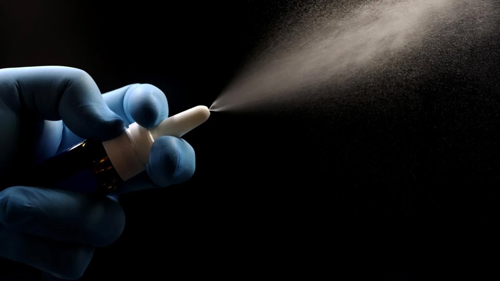 New nasal vaccine shows strong protection against H5N1 bird flu | ScienceDaily