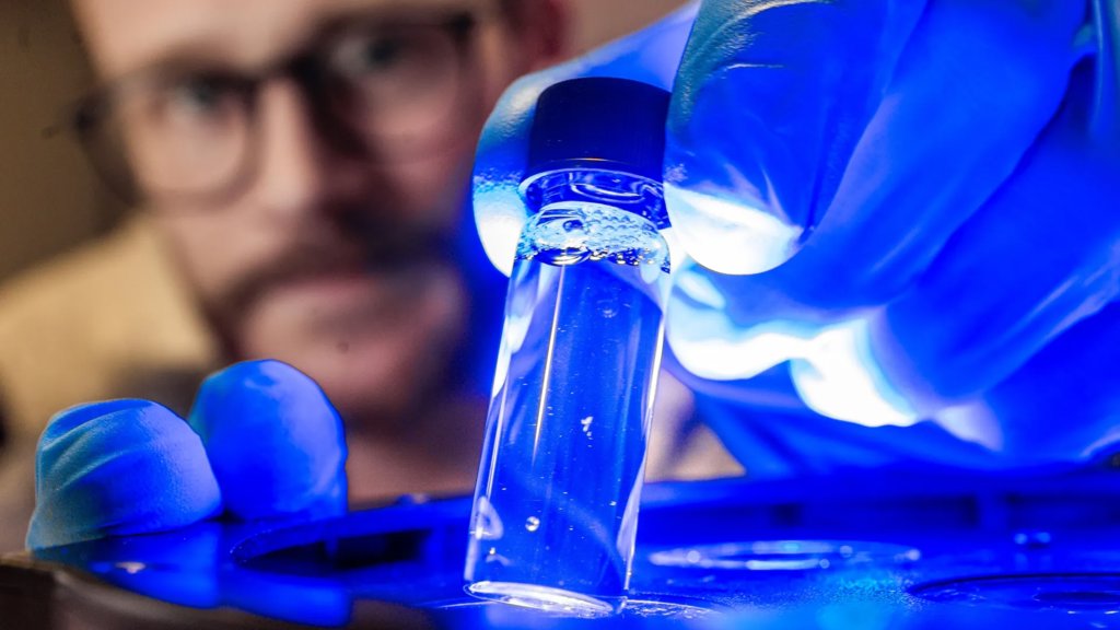 Light-printed electrodes turn skin and clothing into sensors | ScienceDaily