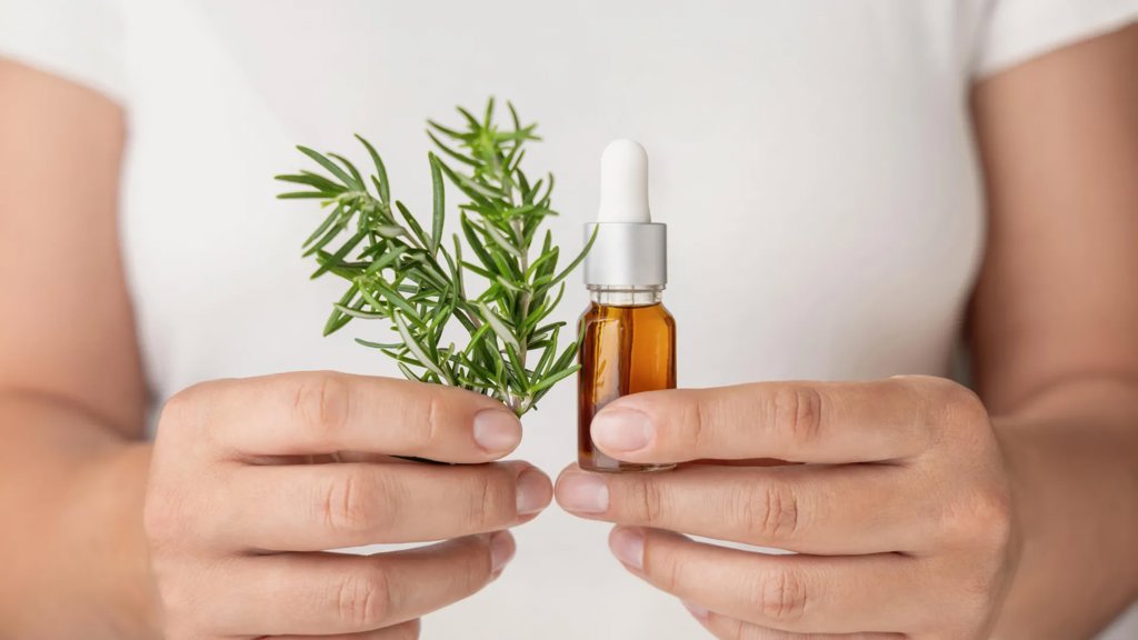 Scientists say this viral rosemary skincare trend actually works | ScienceDaily