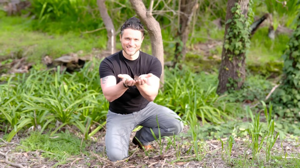 The invisible microbes that help keep us healthy | ScienceDaily